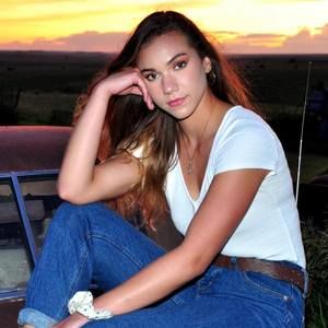 Meet your Posher, Kylee